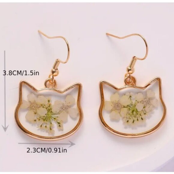 Gold Wired White Flowers Cat Face Earrings - Picture 5 of 5